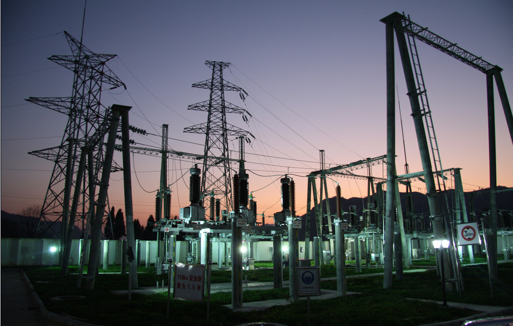 保定伊諾爾電氣出口印尼發(fā)電機(jī)中性點(diǎn)電阻柜順利發(fā)貨，將于13日抵達(dá)上海港進(jìn)倉裝船